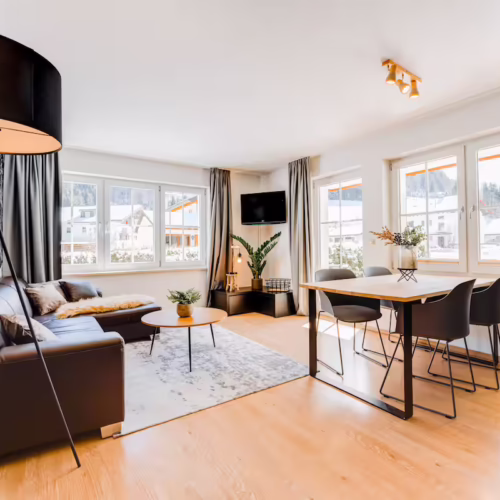 f1898cfd-3bef-4b3c-8690-7eaf21cbf9d8